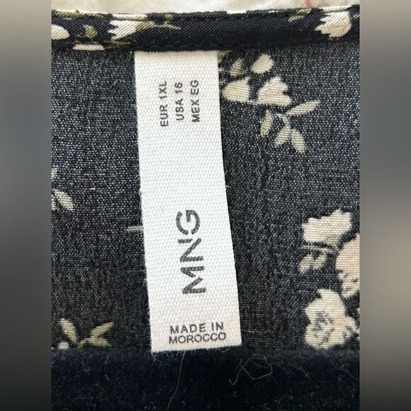 MANGO Women's Floral-Print Flowy Blouse in Black Size 16 - Picture 10 of 10